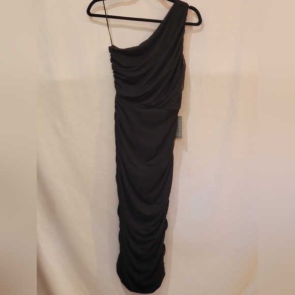 Love X Design NWT Black One-Shoulder Ruched Bodycon Dress - Size M - Picture 3 of 9